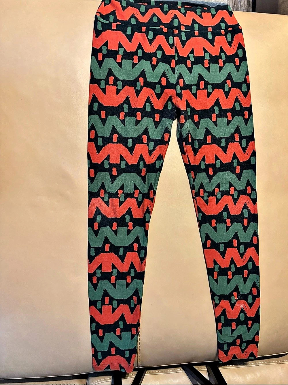 Lularoe Geometric Print Leggings in Black & Red